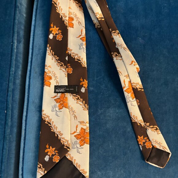 Vintage Montgomery Wards Tie - Picture 3 of 3